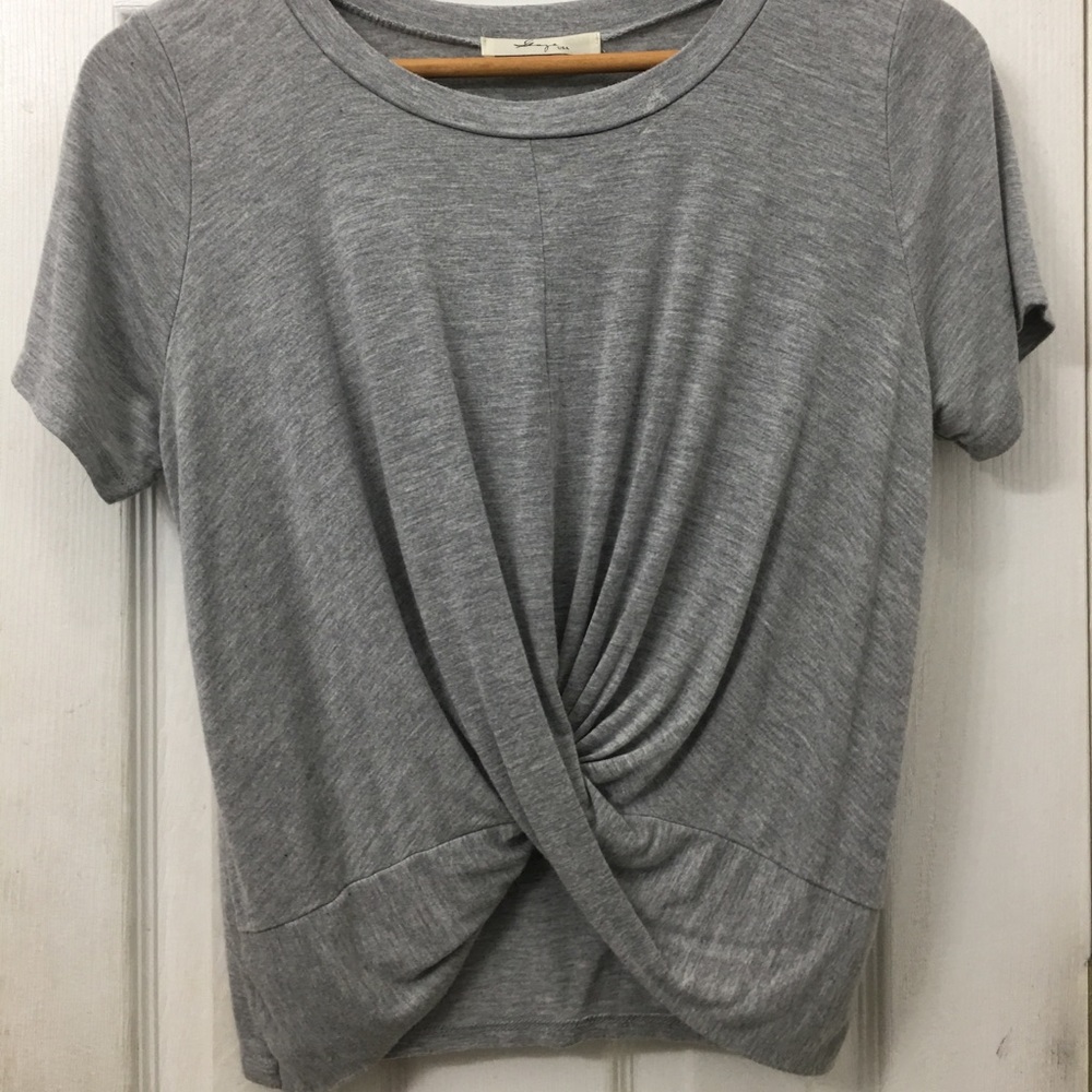 Grey knot T-shirt